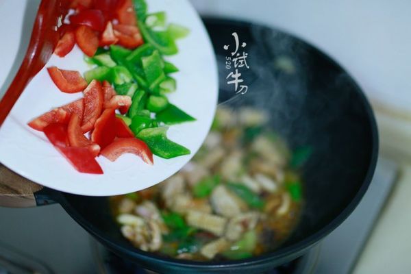 双椒爆炒鱿鱼花