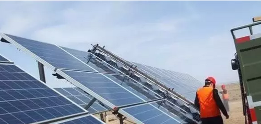 如何大面积进行光伏清洗的方法!