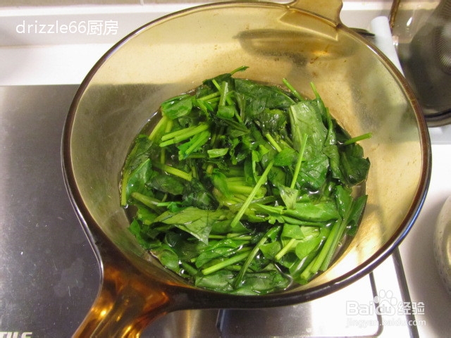 双菇炒菠菜的做法——夏日清爽菜