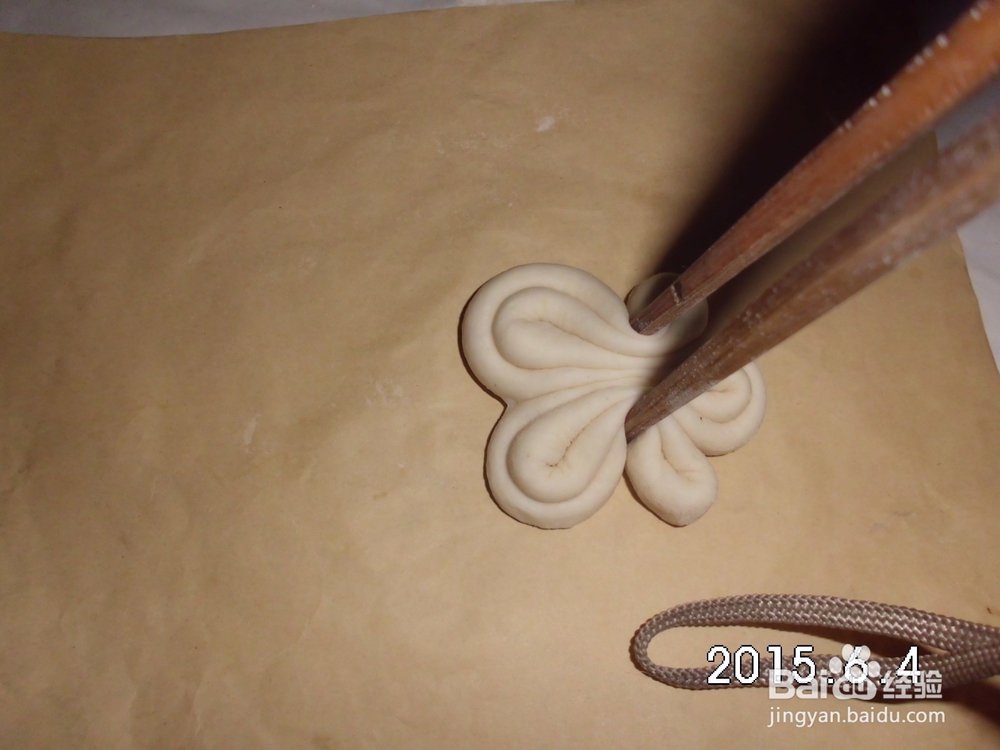 简单易学的银白菊花馒头做法