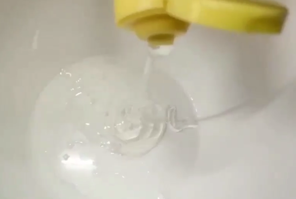 雪地靴上有水渍怎么办