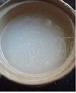 产妇食谱：牛奶花生粥
