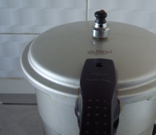 牛肉用高压锅压烂肉需要多久