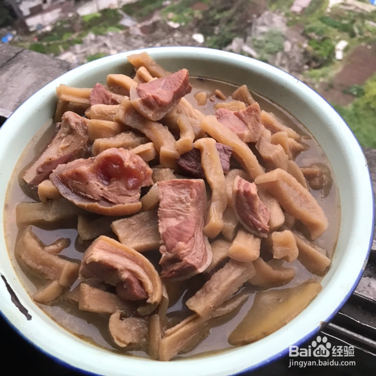 孩子爱吃的火腿猪脚萝卜