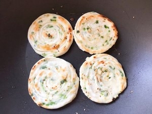 快手懒人版葱油饼,简单易做