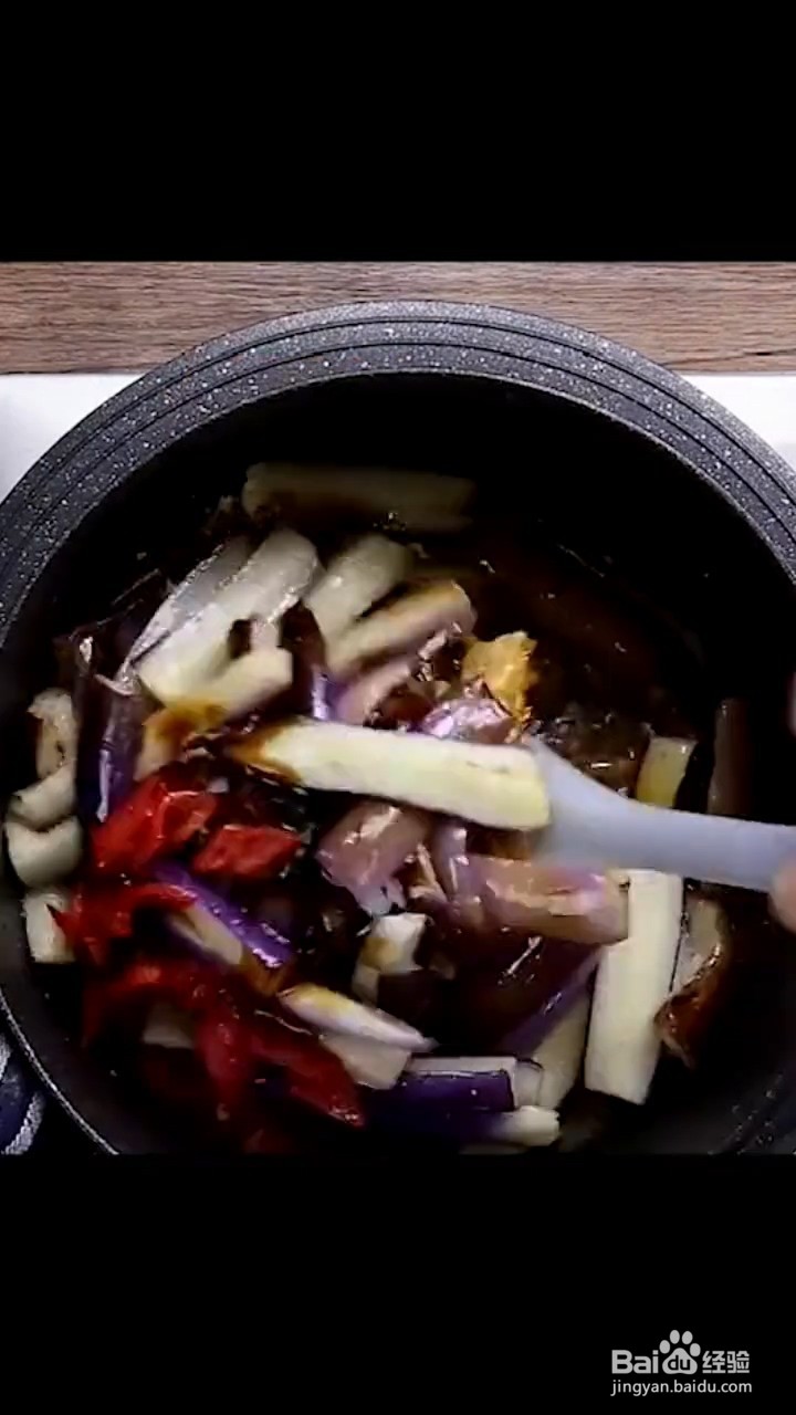 如何肥肠茄子煲