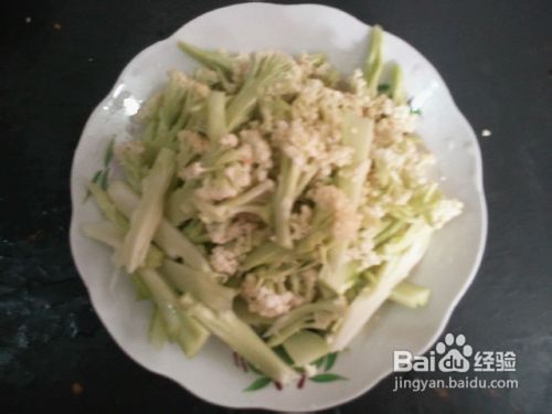 胡萝卜炒花菜的做法