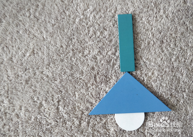 含三角形的吊灯用蒙氏积木怎样拼？