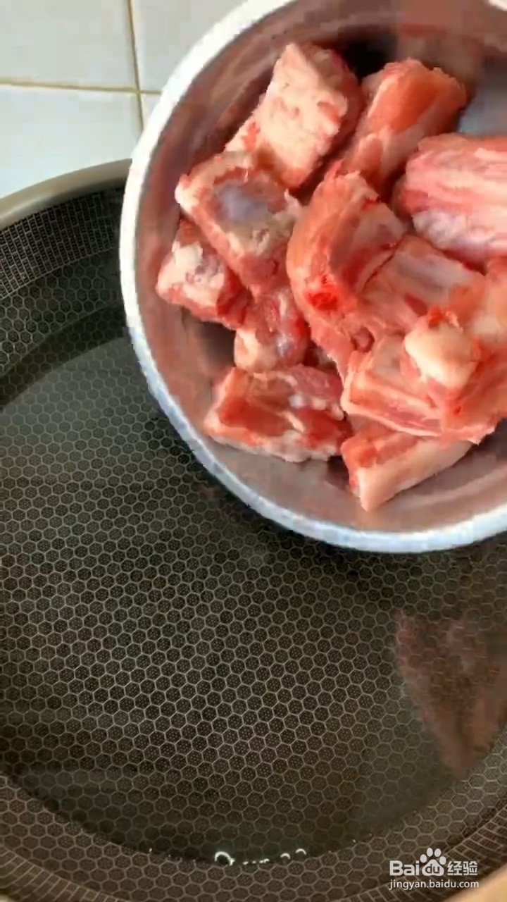 怎么做排骨焖土豆
