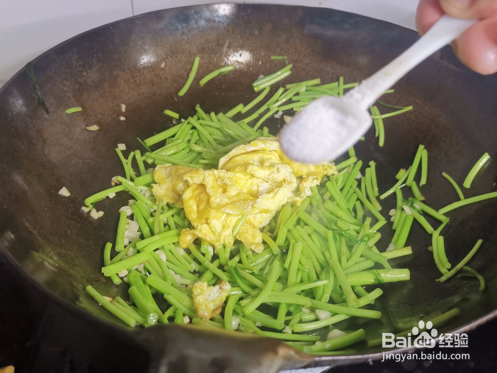 茼蒿段炒鸡蛋