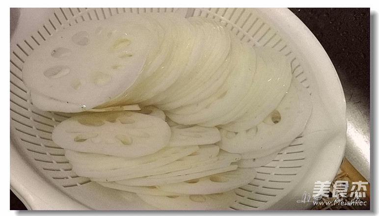 红油藕片的做法