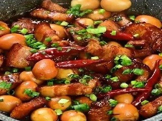 红烧肉焖蛋怎么做