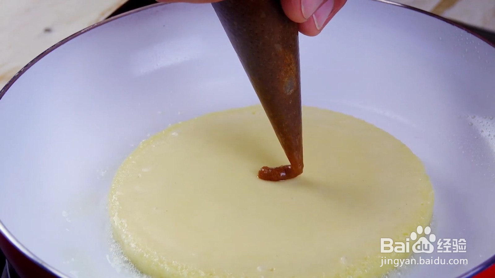 如何制作肉桂卷松饼