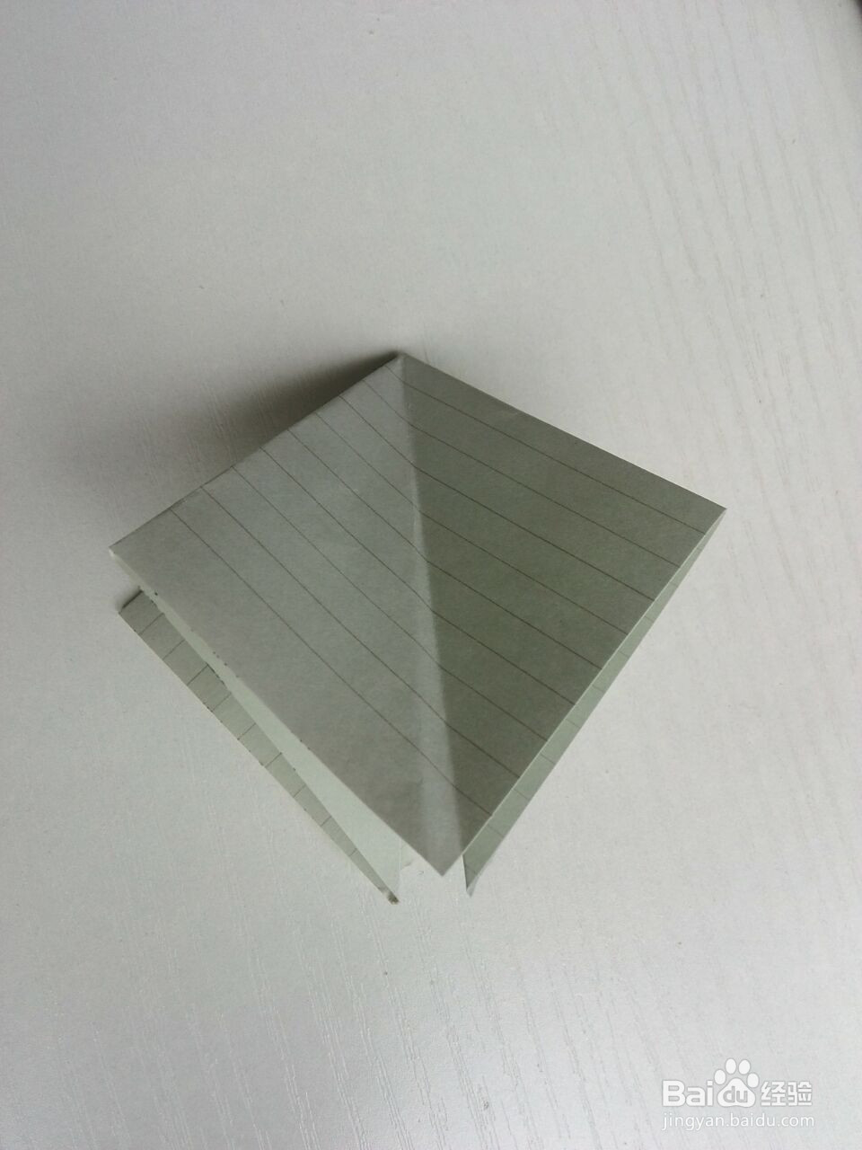 如何用纸折出美丽的太阳花