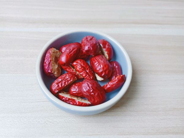 银耳红枣枸杞羹