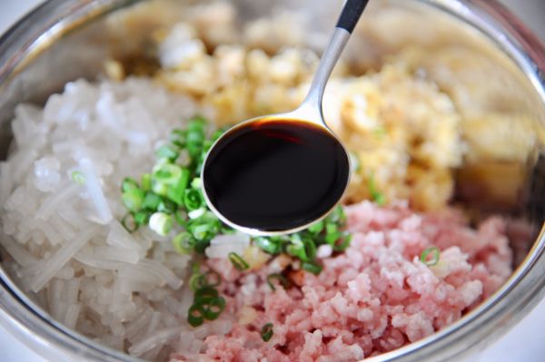 酸菜猪肉粉条馅饼