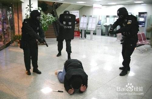 抢100元怎么判刑