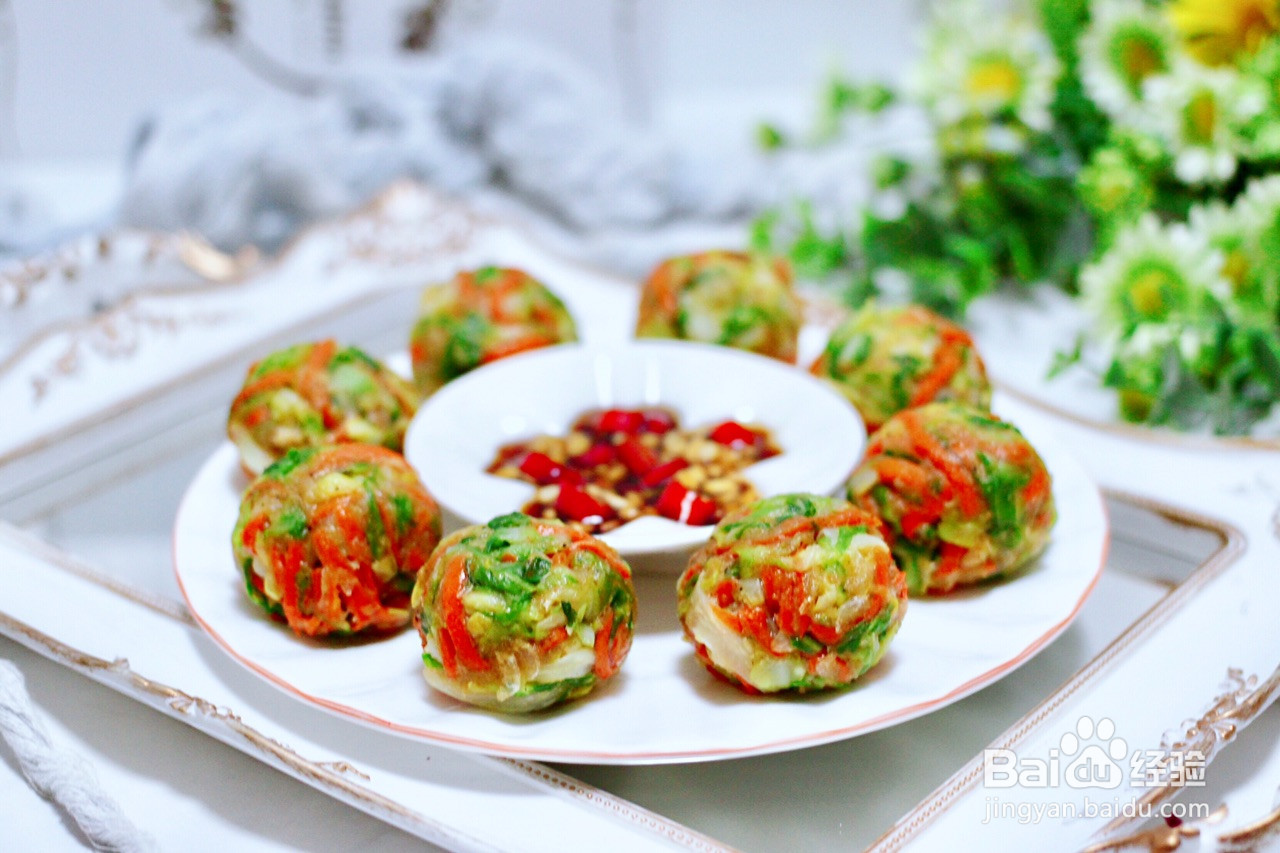 包菜虾皮菜团子的做法