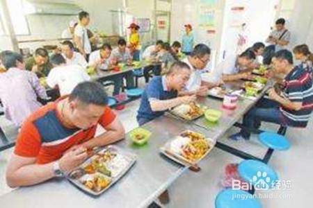 旅游路上，如何解决吃饭问题？