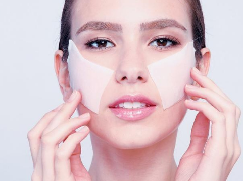 化妆水湿敷的正确做法，化妆水湿敷多久比较