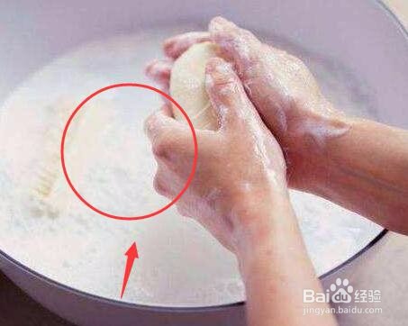 冬天窗台流水怎么办