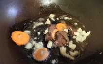 白菜根炒油豆腐的做法步骤