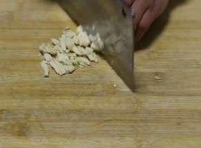 如何制作美味的凉拌黄瓜