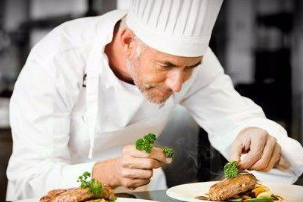 为什么很多人认为厨师需要戴手套