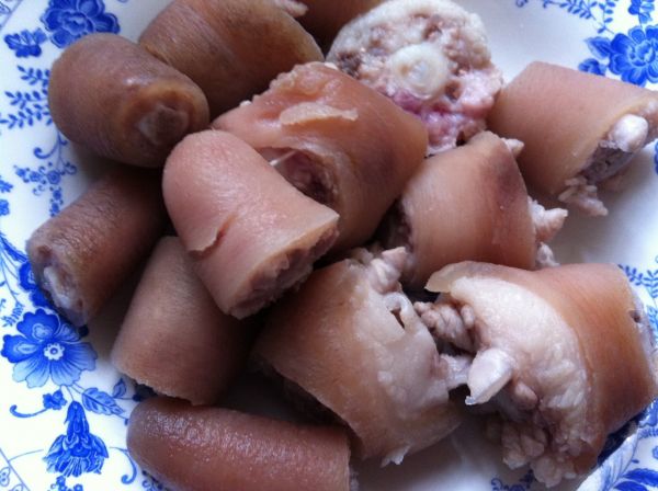 黄豆南乳猪尾煲