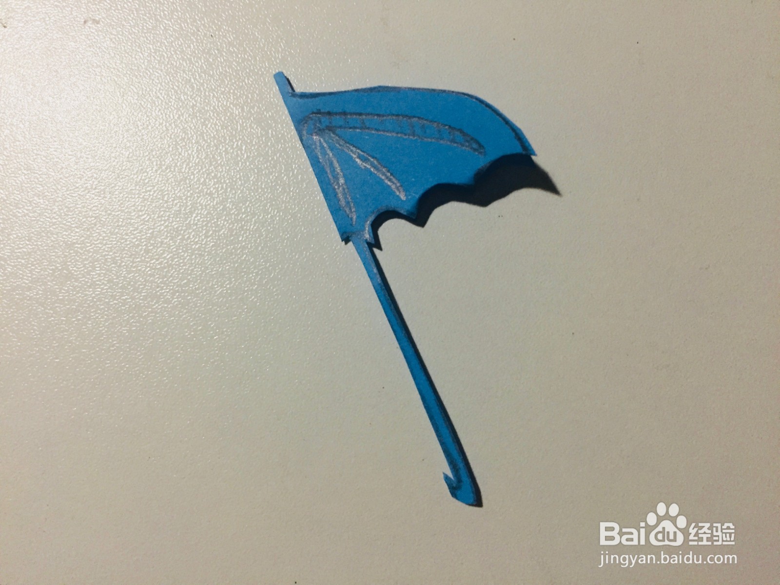 儿童剪纸——如何用彩纸剪雨伞？