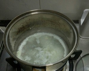 山药瘦肉蓬蒿菜粥