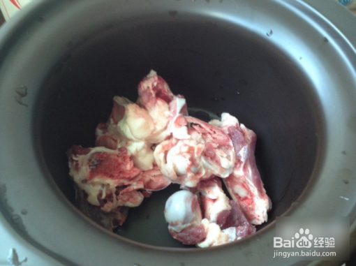 茯苓薏米猪骨汤的做法