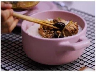 香菇滑鸡煲仔饭怎么做？