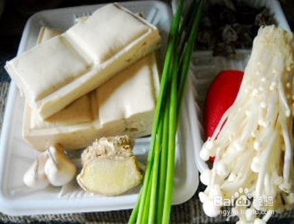 金针菇烩豆腐简单做法