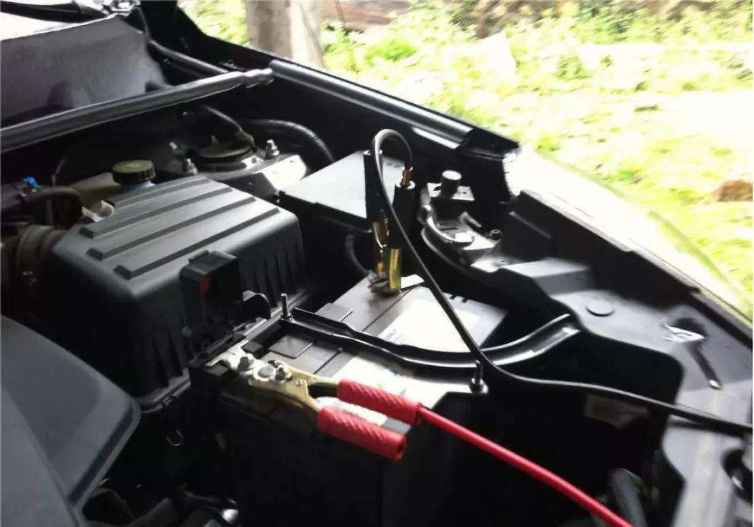 汽车电瓶接头处氧化怎么处理