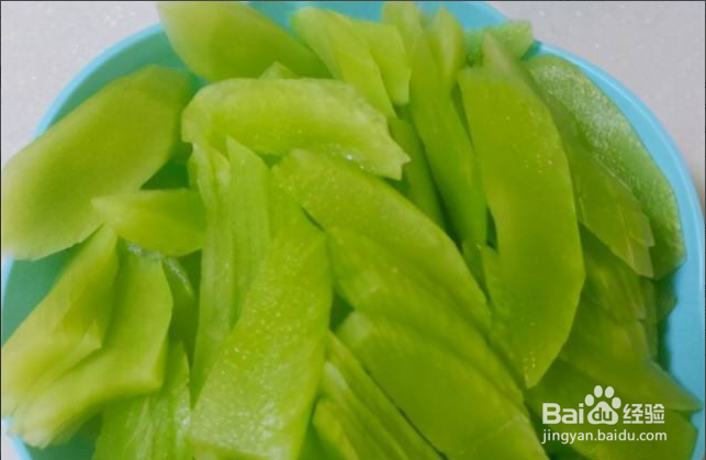 木耳炒莴笋的做法