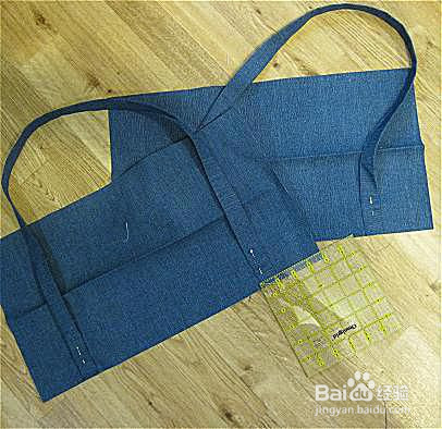 免费的缝纫模式与口袋两个口气手提袋