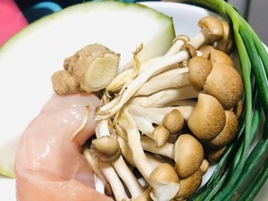 冬瓜菌菇炒鸡胸肉