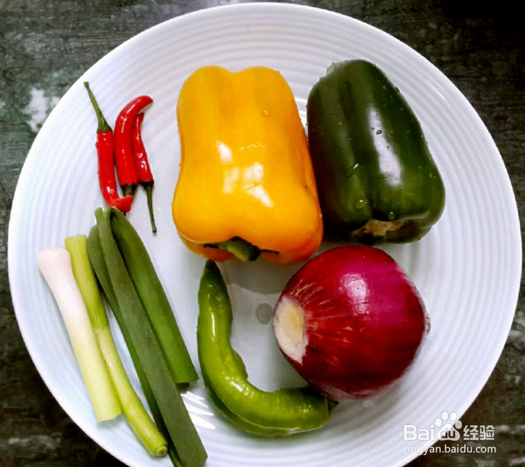 如何做出黑椒牛仔骨?