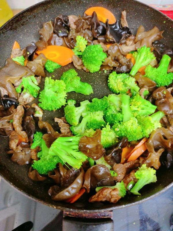 西兰花炒牛肉丝