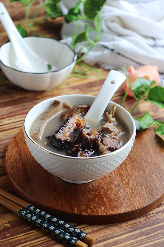 海参鲍鱼大骨汤