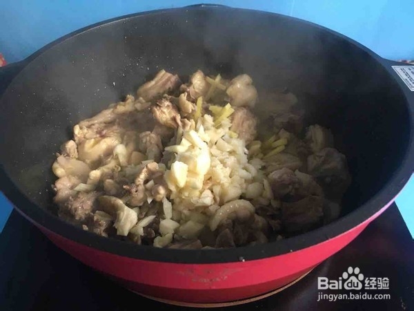 土豆烧鸡的做法