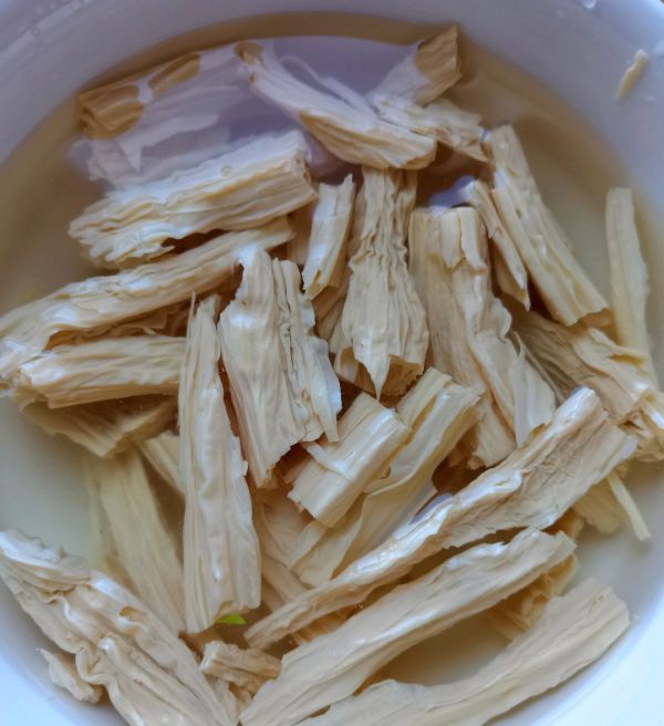 减脂素菜腐竹芹菜