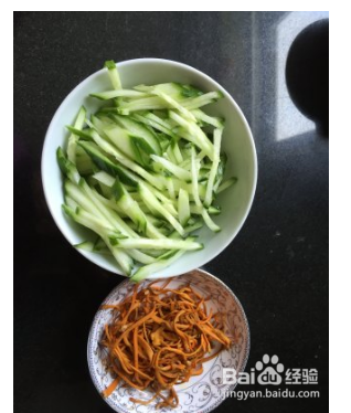 虫草花鸡丝凉拌面怎么做