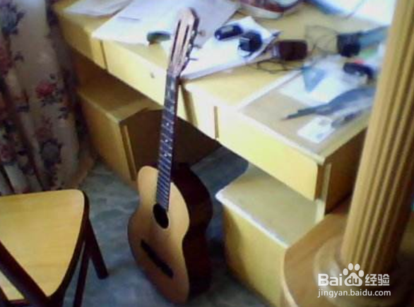 弹吉他怎么自学