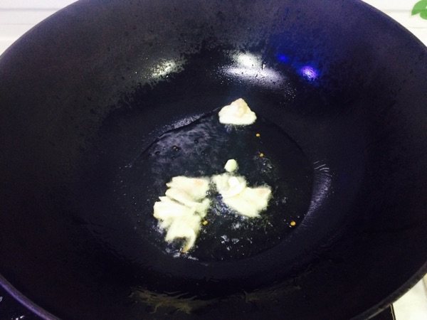 白菜炒木耳的做法，妈妈们学会了吗？