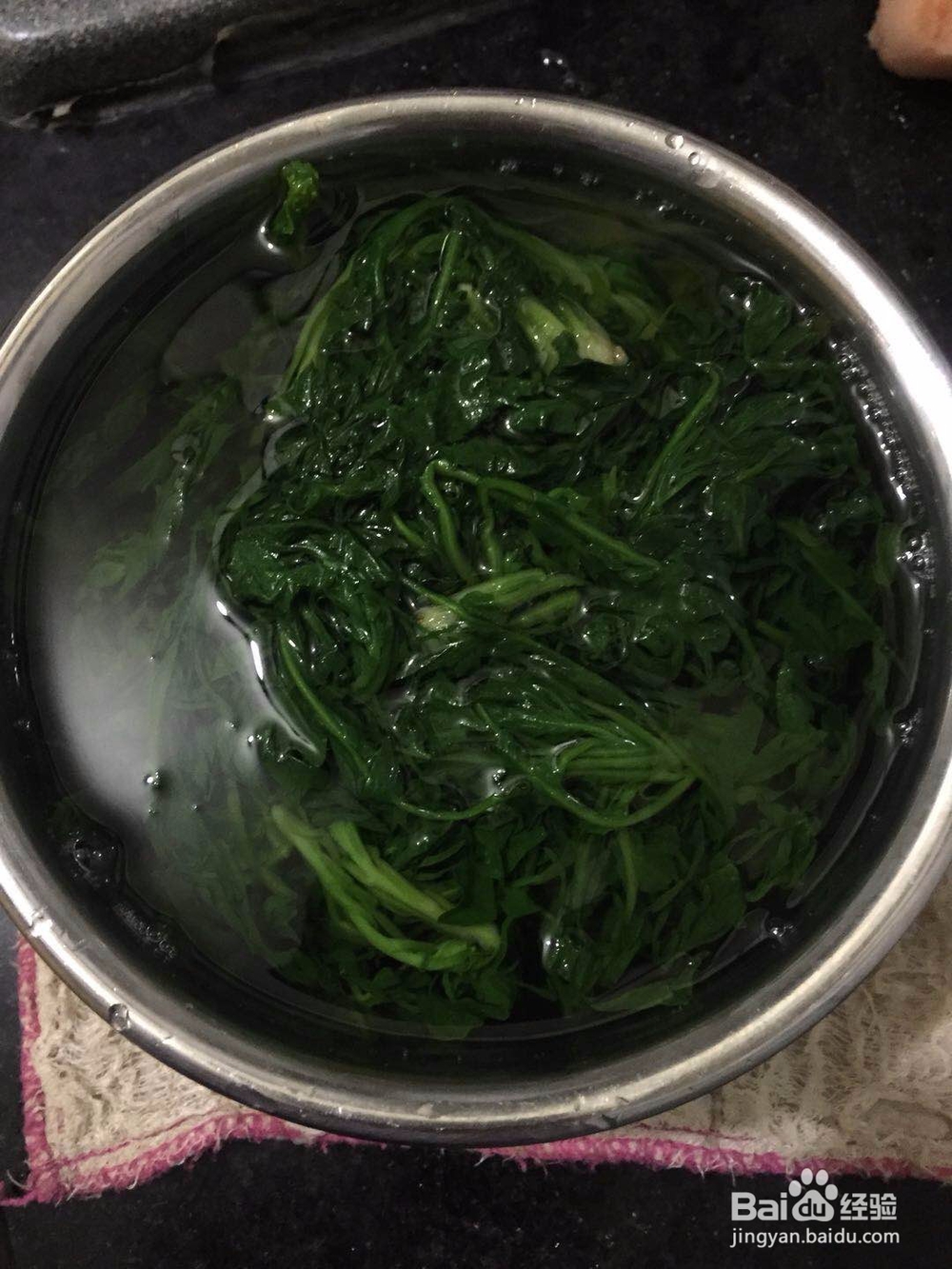 荠菜炒鸡蛋的做法哦？