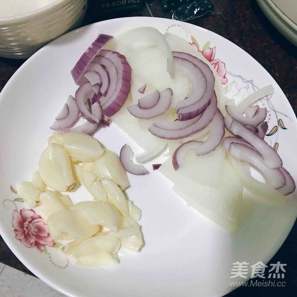 砂锅鱼头的做法