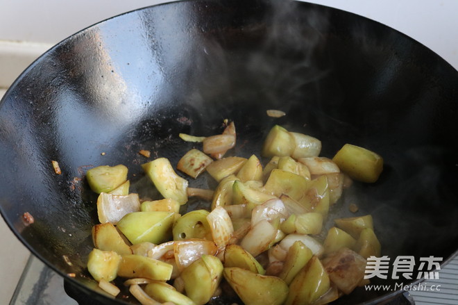 炝炒丝瓜瓤的做法