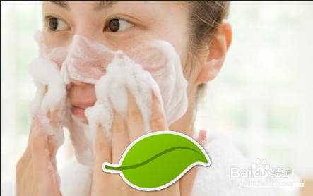 怎么预防和减少脸上的青春痘